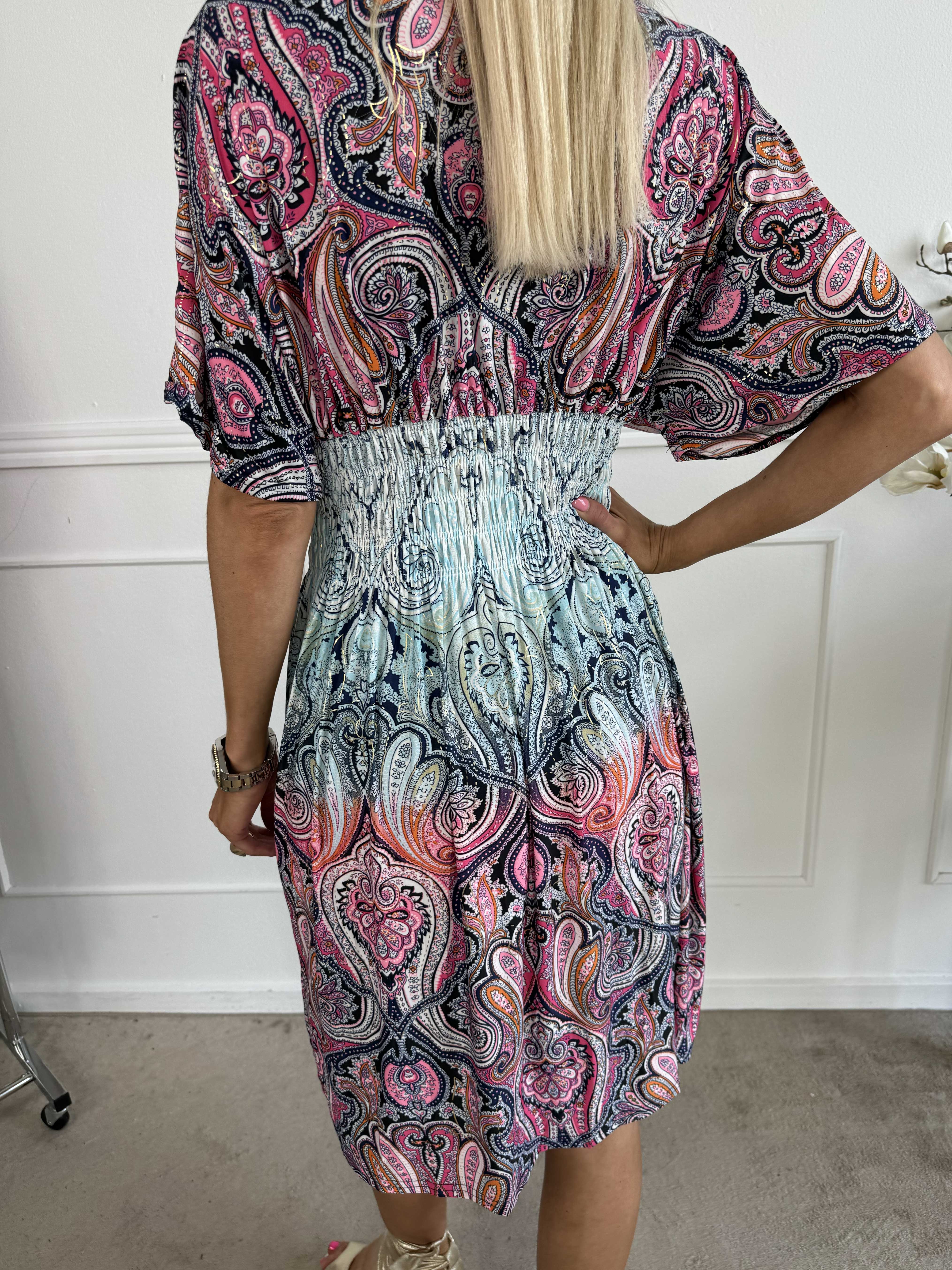 Pams Paisley short S/S - Mønstret elastisk kjole med smock